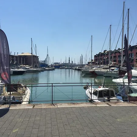 Couette-café I Portici Di Sottoripa 3*